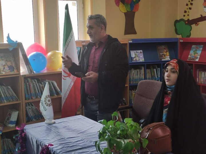 نشست صمیمانه «دیدار با علی باباجانی، نویسنده کودک و نوجوان» برگزار شد