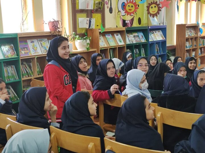 نشست صمیمانه «دیدار با علی باباجانی، نویسنده کودک و نوجوان» برگزار شد