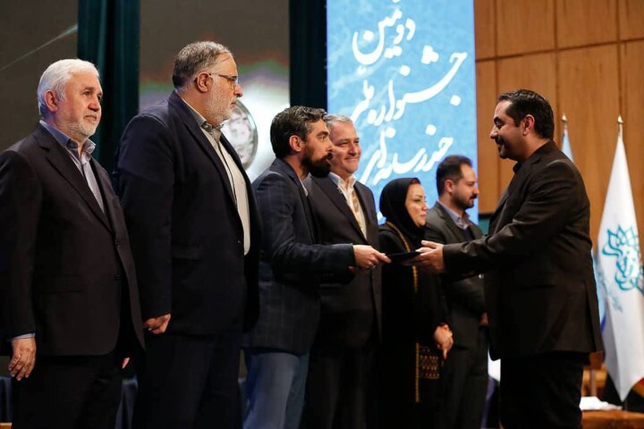 برگزیدگان بخش کتاب و رساله دانشگاهی معرفی و تقدیر شدند