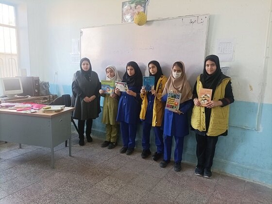 برنامه های متنوع فرهنگی در کتابخانه عمومی شهید رجایی عجب شیر اجرا شد