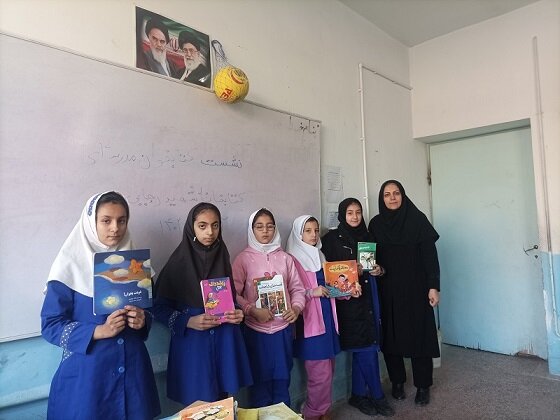 برنامه های متنوع فرهنگی در کتابخانه عمومی شهید رجایی عجب شیر اجرا شد