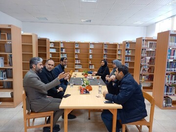 بازدید سیدمجید امامی دبیر شورای فرهنگ عمومی از کتابخانه عمومی امام جعفر صادق(ع) جوی آباد خمینی شهر اصفهان