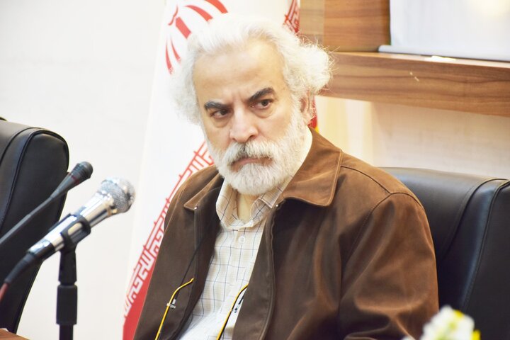 آموزش در کتابخانه فقط یاددهیِ خام نیست، بلکه شامل «آموزش خلاقانه» نیز میشود