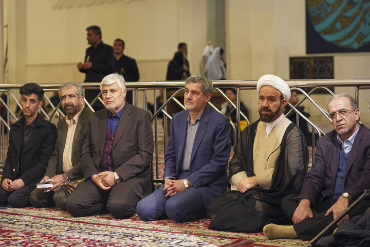 مجموعه کتاب چهارجلدی «راه رشد» اثر آیت الله حائری شیرازی در شیراز رونمایی شد