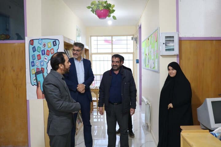 تقدیر از فعالان حوزه کتاب وکتابخوانی در شهر دوستدار کتاب رابر