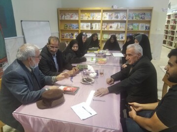 نشست کتابخوان روز مادران شهدا