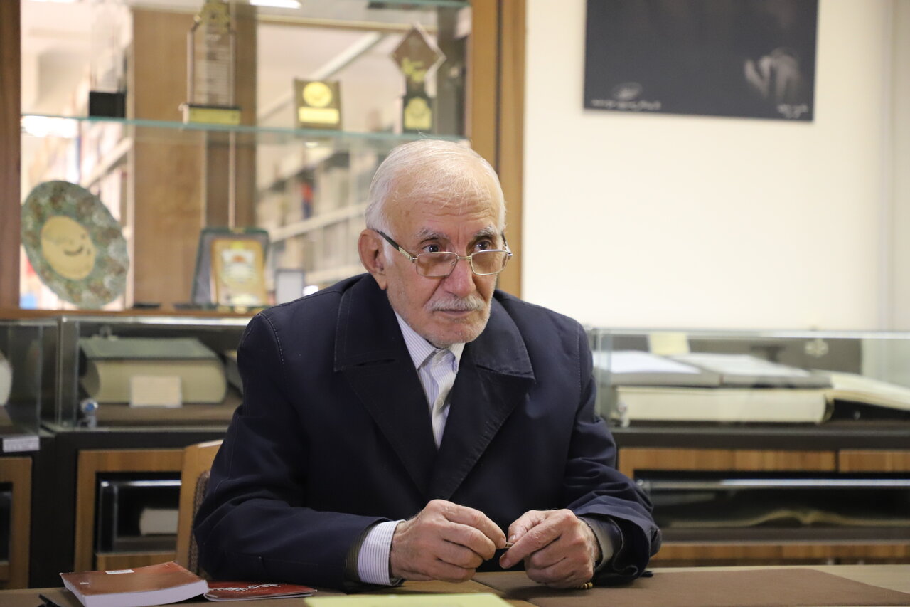 پرویز اذکایی