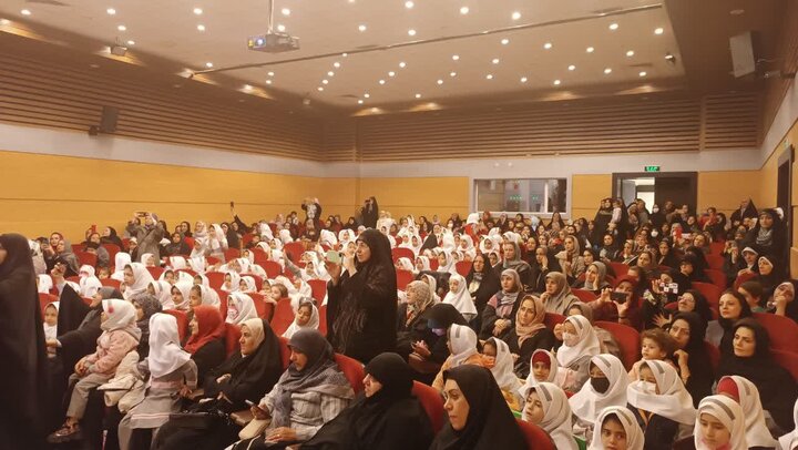 جشن میلاد حضرت فاطمه الزهرا علیهاالسلام برگزار شد