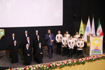 عصر شعر «باده ی عشق» در بیت تاریخی امام خمینی(ره) شهر خمین