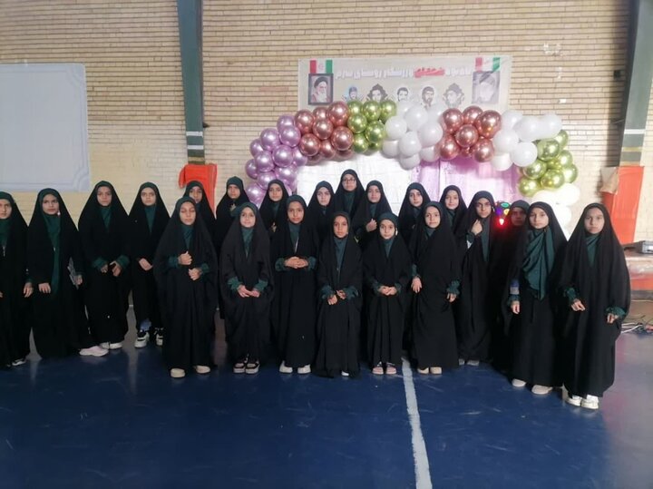 ویژه برنامه دهه بصیرت با حضور مادران شهدا برگزار شد