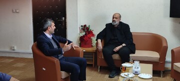 دیدار مدیرکل کتابخانه های عمومی استان قم با سرپرست سازمان مدیریت و برنامه‌ریزی استان