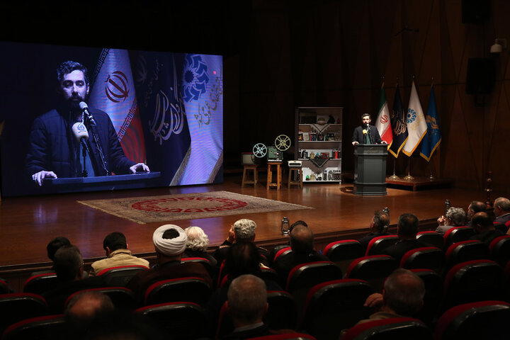 قرارگیری «فرهنگنامه اسارت و آزادگان» در مخزن کتابخانه های عمومی کشور و سکوهای کتاب الکترونیک