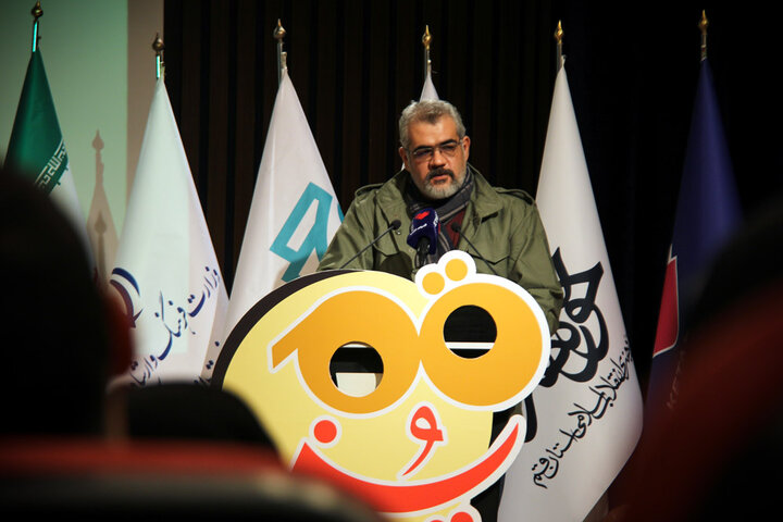 محفل طنزپردازان استان قم ویژه جشنواره شعر فجر برگزار شد