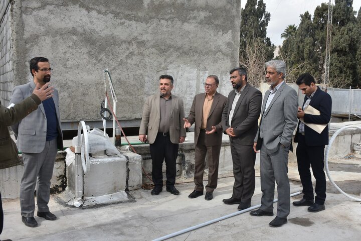 رییس سازمان مدیریت و برنامه‌ریزی استان فارس از پروژه بازسازی کتابخانه دستغیب شیراز بازدید کرد
