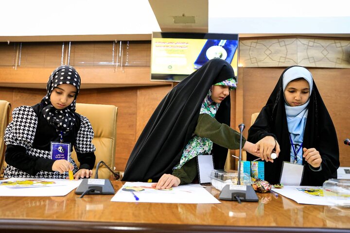 مرحله پایانی دومین دوسالانه جشنواره نشان هدهد سفید استان برگزار شد