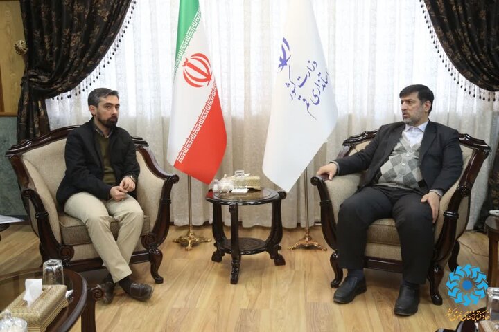 ایجاد کتابخانه در بخشها و روستاهای پرجمعیت قم هدف ما است