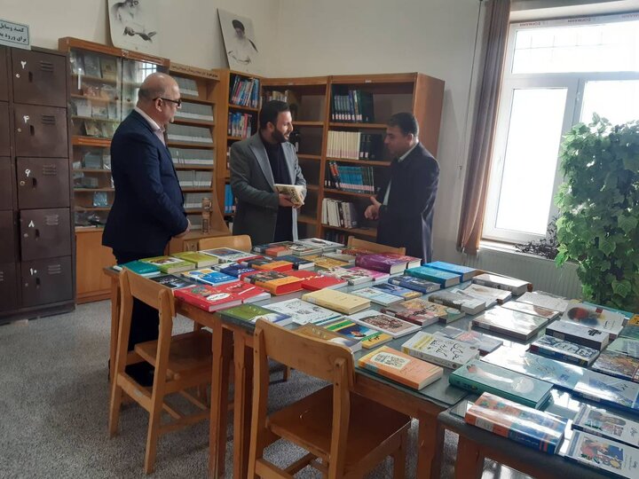 از ابلاغ سلام رهبر انقلاب به کتابداران تا نشان هدهد سفید بر گردن اعضای کودک و نوجوان