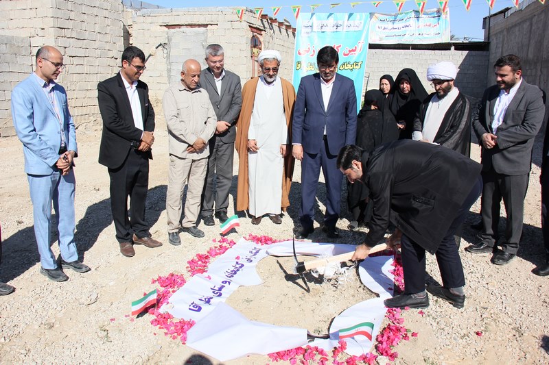 کلنگ ساخت کتابخانه عمومی روستای نظرآقا دشتستان به زمین زده شد