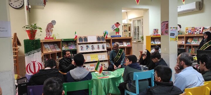نشست بررسی کتاب «من دعا می کنم تو آمین بگو» برگزار شد
