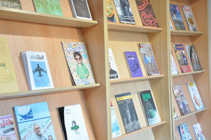 پیشخان کتابخانهای زندهیاد هوشنگ ابتهاج در رشت افتتاح شد