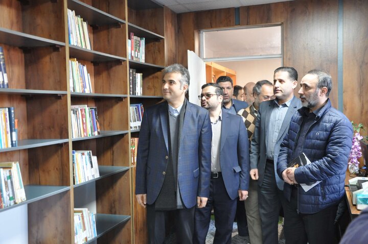 پیشخان کتابخانهای زندهیاد هوشنگ ابتهاج در رشت افتتاح شد
