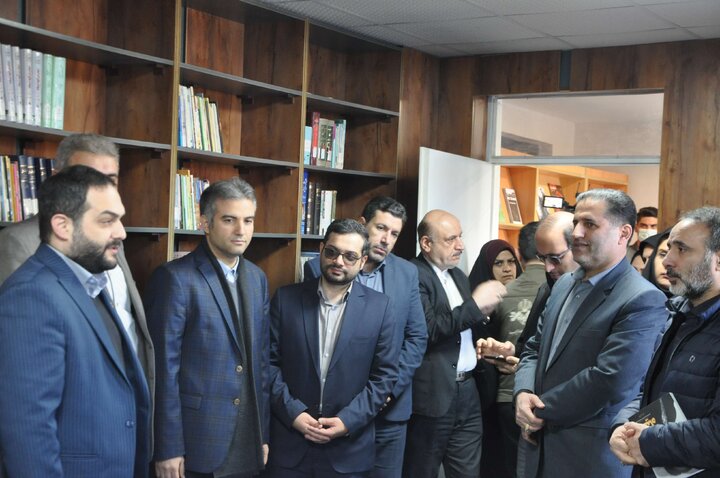 پیشخان کتابخانهای زندهیاد هوشنگ ابتهاج در رشت افتتاح شد