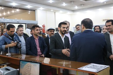 بازدید وزیر فرهنگ و ارشاد اسلامی از کتابخانه شهید باهنر اهواز