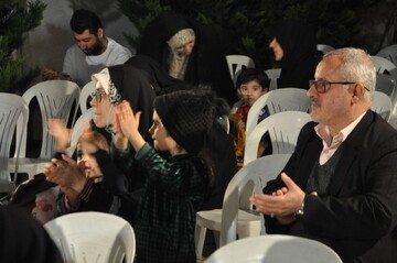 جشن بزرگ پیروزی انقلاب همراه با نورافشانی آسمان رشت برگزار شد