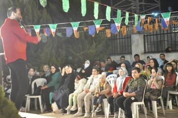 جشن بزرگ پیروزی انقلاب همراه با نورافشانی آسمان رشت برگزار شد