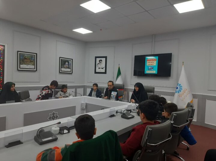 نشست نقد و بررسی «شلوغ کاری‌های آقاجون» برگزار شد