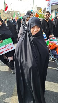 حضور کتابداران کتابخانه های عمومی استان قم در چهل و پنجمین جشن انقلاب اسلامی