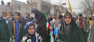 حضور کتابداران کتابخانه های عمومی استان قم در چهل و پنجمین جشن انقلاب اسلامی