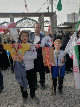 حضور کتابداران کتابخانه های عمومی استان قم در چهل و پنجمین جشن انقلاب اسلامی