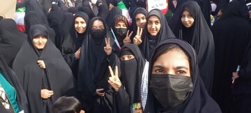 حضور کتابداران کتابخانه های عمومی استان قم در چهل و پنجمین جشن انقلاب اسلامی