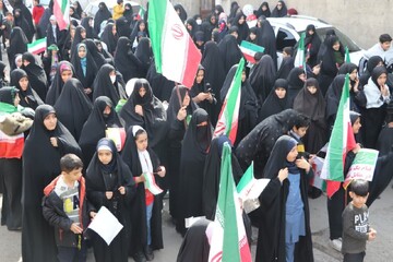 حضور کتابداران کتابخانه های عمومی استان قم در چهل و پنجمین جشن انقلاب اسلامی