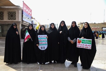 حضور کتابداران کتابخانه های عمومی استان قم در چهل و پنجمین جشن انقلاب اسلامی