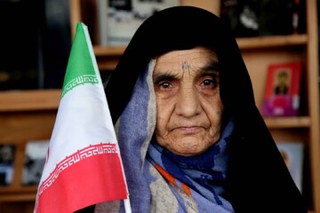 غرفه اداره کل کتابخانه های عمومی استان قم راهپیمایی 22 بهمن