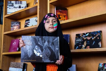 غرفه اداره کل کتابخانه های عمومی استان قم راهپیمایی 22 بهمن