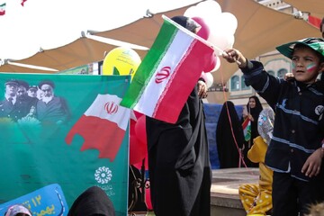 غرفه اداره کل کتابخانه های عمومی استان قم راهپیمایی 22 بهمن