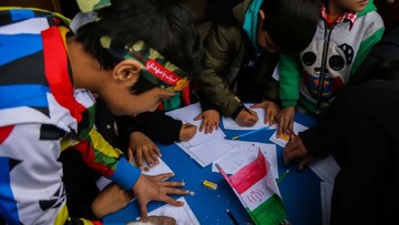 غرفه اداره کل کتابخانه های عمومی استان قم راهپیمایی 22 بهمن