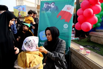 غرفه اداره کل کتابخانه های عمومی استان قم راهپیمایی 22 بهمن