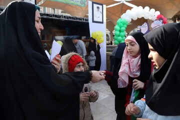 غرفه اداره کل کتابخانه های عمومی استان قم راهپیمایی 22 بهمن