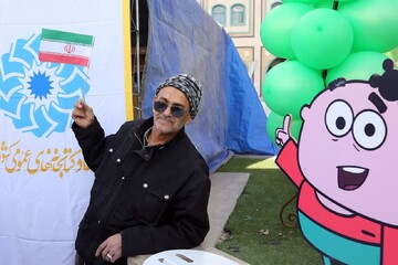 غرفه اداره کل کتابخانه های عمومی استان قم راهپیمایی 22 بهمن