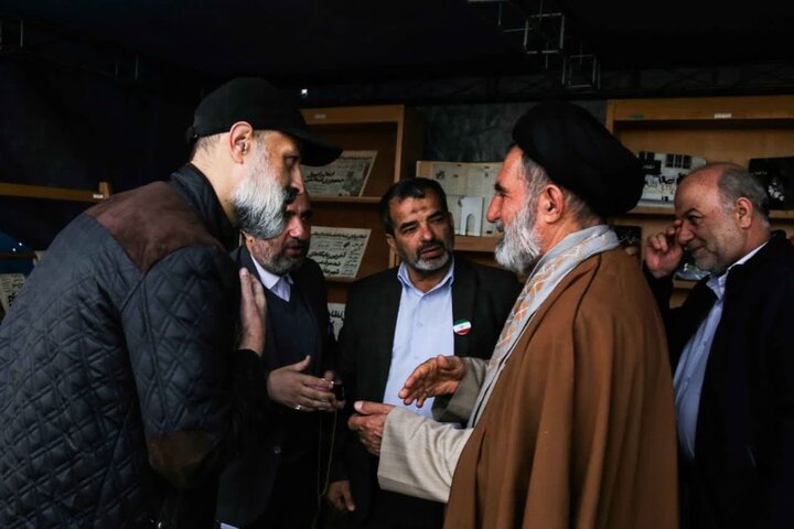 غرفه اداره کل کتابخانه های عمومی قم میزبان دوستداران ایران شد