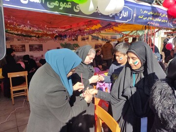 غرفه فرهنگی کتابخانه های استان کرمانشاه در 22 بهمن