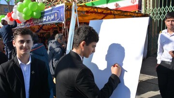 غرفه فرهنگی کتابخانه های استان کرمانشاه در 22 بهمن