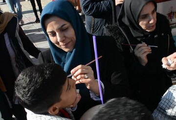 غرفه فرهنگی کتابخانه های عمومی استان کرمانشاه در روز 22 بهمن