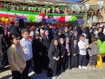 غرفه فرهنگی کتابخانه های عمومی استان کرمانشاه در روز 22 بهمن