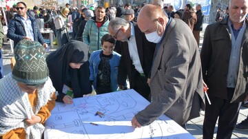 غرفه فرهنگی کتابخانه های عمومی استان کرمانشاه در روز 22 بهمن