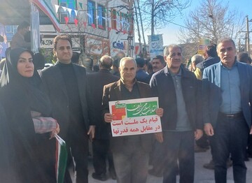 غرفه فرهنگی کتابخانه های عمومی استان کرمانشاه در روز 22 بهمن